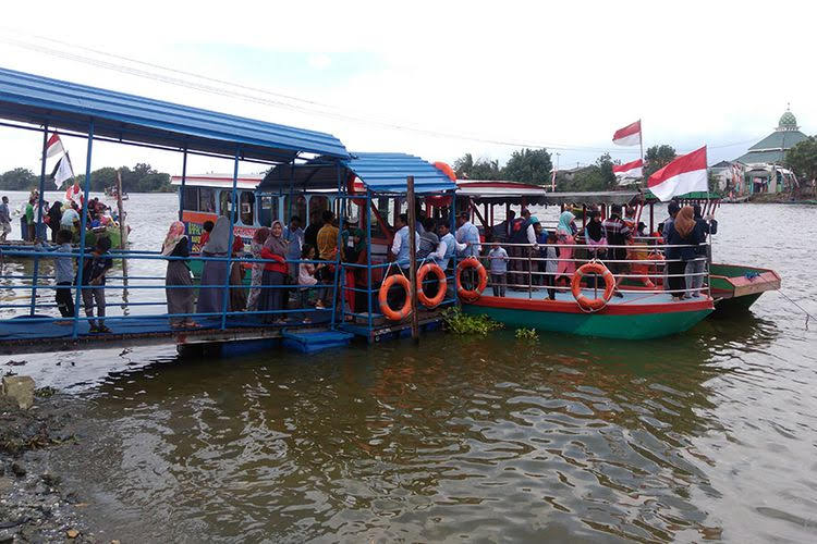Wisata Perahu Rakyat Randuboto Sidayu Gresik